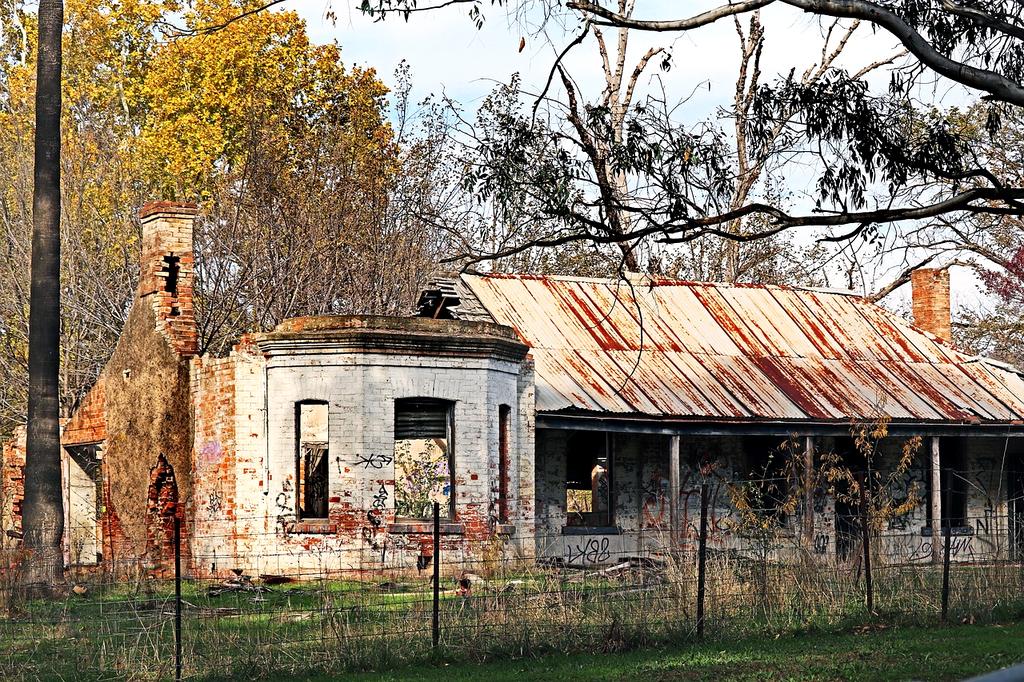 Organize edilmiş evinde mutlu aile